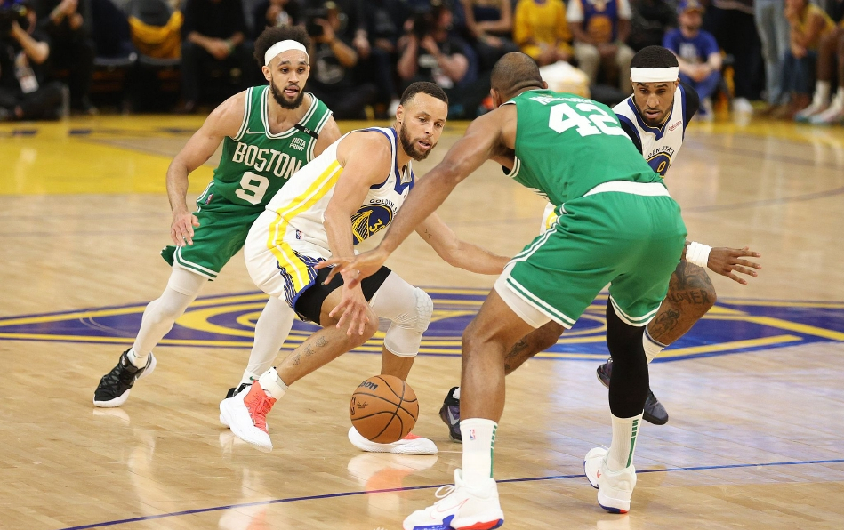 九游娱乐- 塔图姆与80激战巴黎圣日耳曼分钟，夺冠胜负难料！，Ning焦点对战引发球迷热议