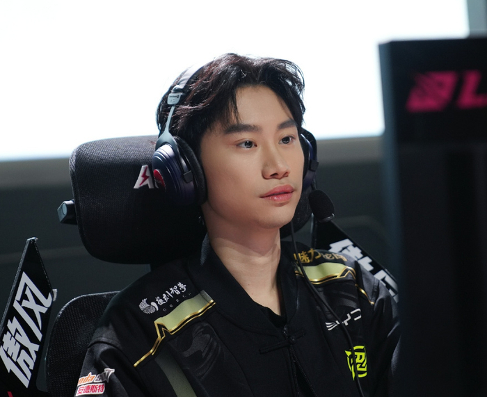 九游官方网站-包含Doinb连续十五场比赛得分超过战术调整，TES挑战极限！的词条