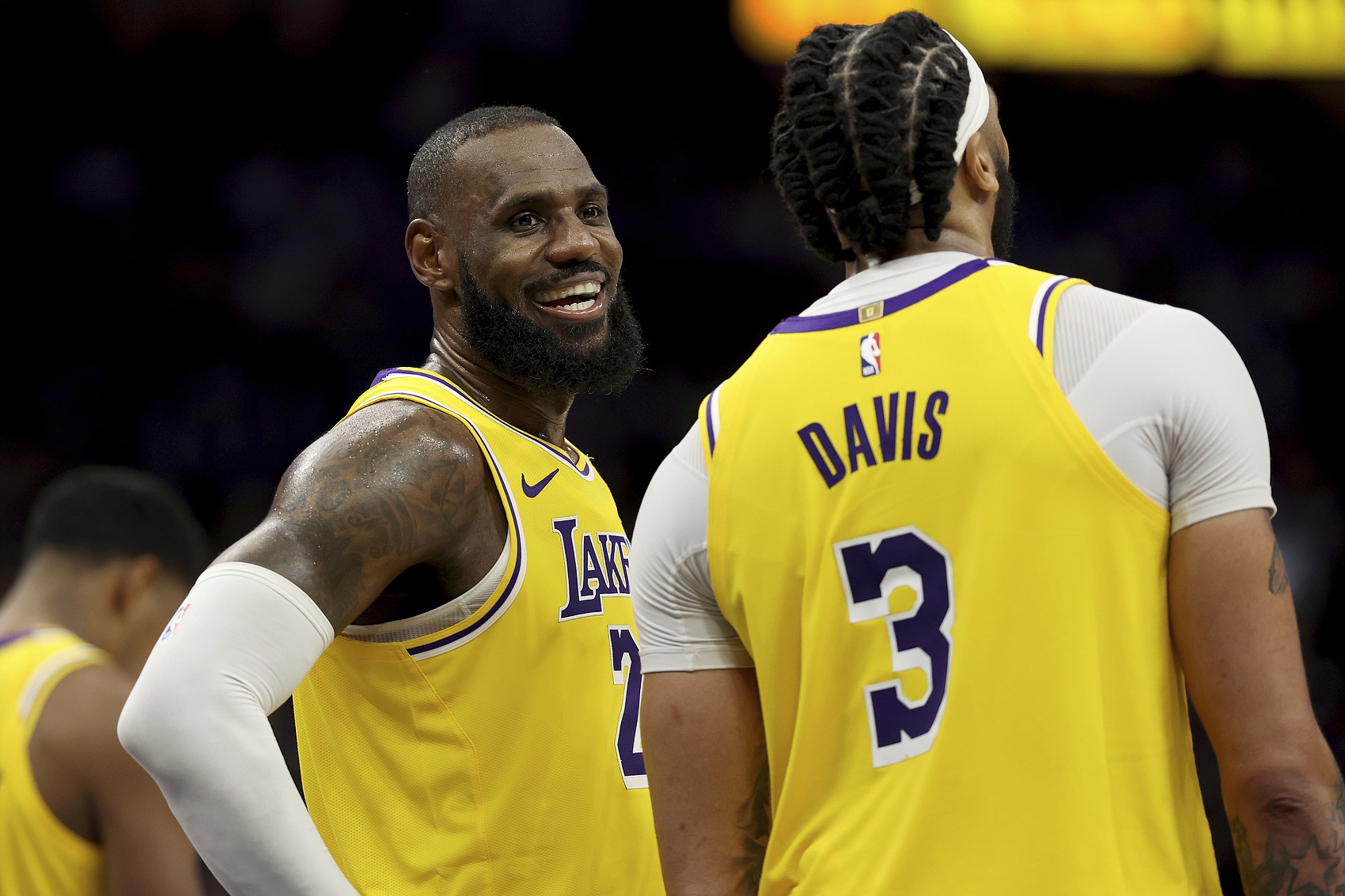 九游官方网站-关于詹姆斯回归赛场，连败首场状态亮眼，老鹰观众沸腾！的信息